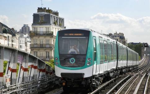 nguyenbinhvtv-145915035959-paris-metro