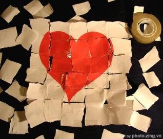 b74de-00-_con_tim_duoc_han_gan_834623444